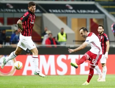 Μοιρολογούσε ο παρουσιαστής της Μίλαν για τον αποκλεισμό και την τριάρα! (βίντεο)